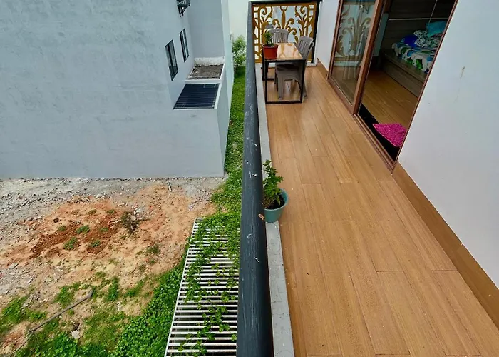 Khách sạn Lộc Vừng