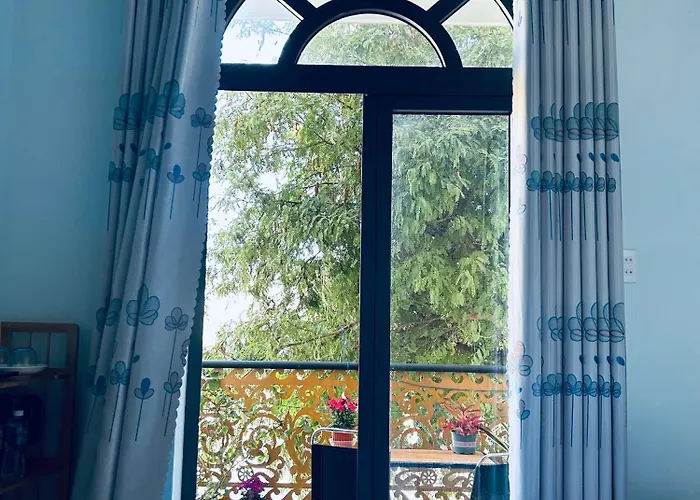 Khách sạn Lộc Vừng