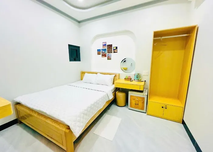 Khách sạn Lộc Vừng *